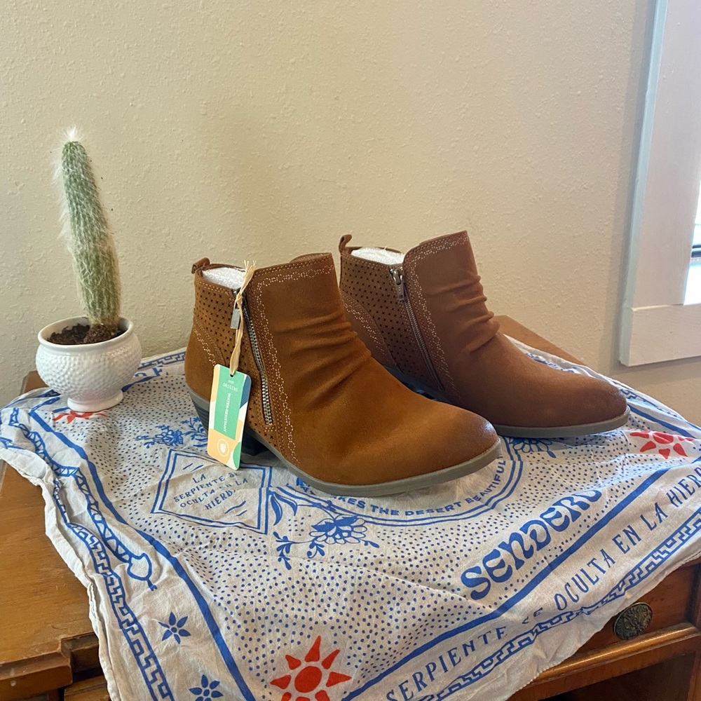 Earth Origins low heel booties